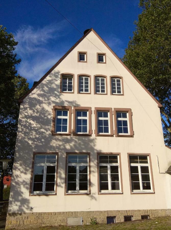 Alte Schule Gaestehaus - The Principal'S Rooms Appartment Bitburg Exteriér fotografie